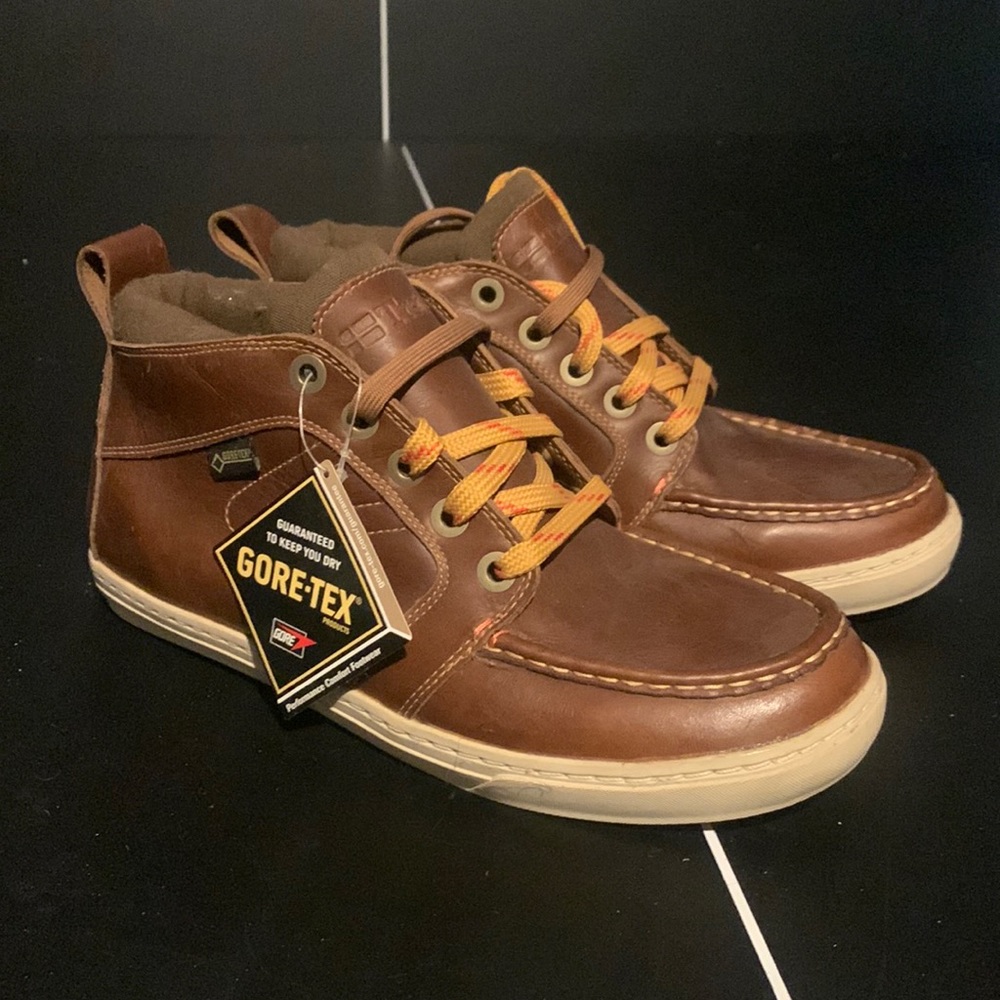 Waterproof Tretorn Goretex chukka leather boot